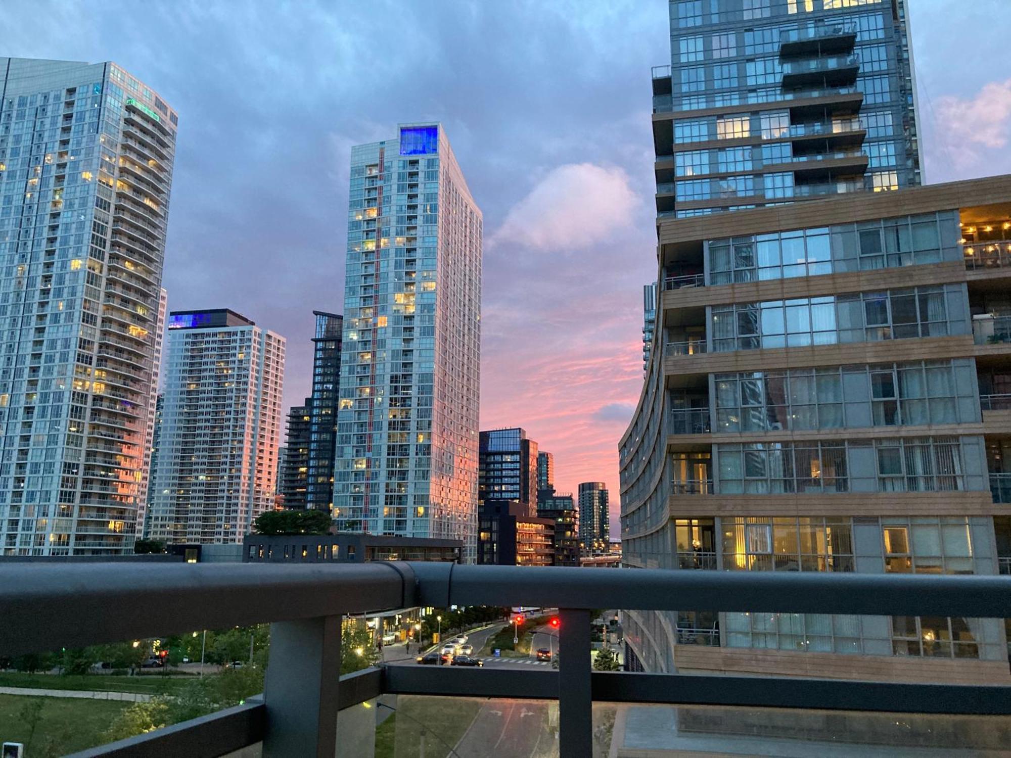 3Bdrm Lake View Condo In Торонто Екстер'єр фото